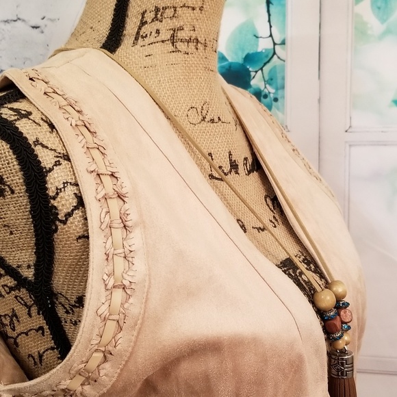 🦋SWEET BOHO🦋S,M,L🦋 ALL SEASON SHORT FRINGE VEST - Picture 4 of 8